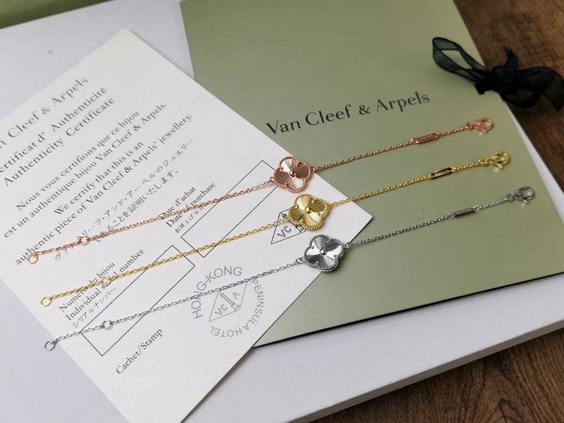 Van Cleef & Arpels bracelet 11yxq08